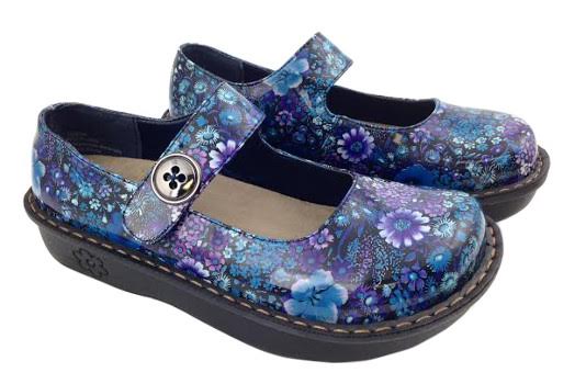 savvy nursing clogs